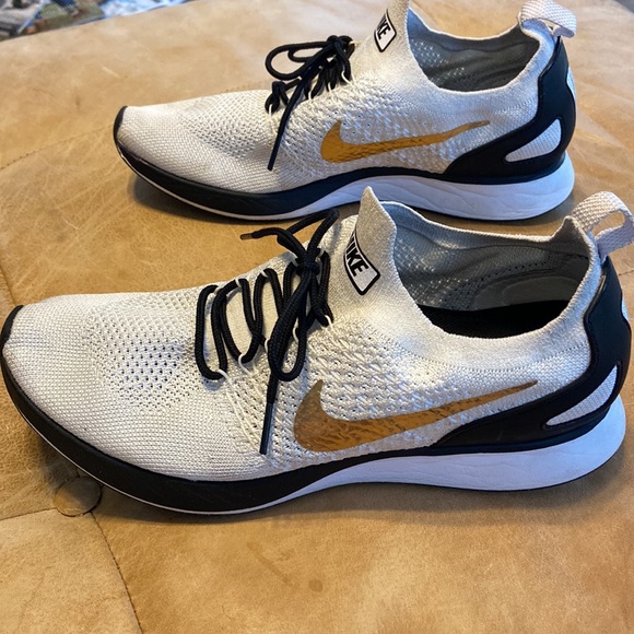 Nike Mariah shoes - Picture 4 of 9